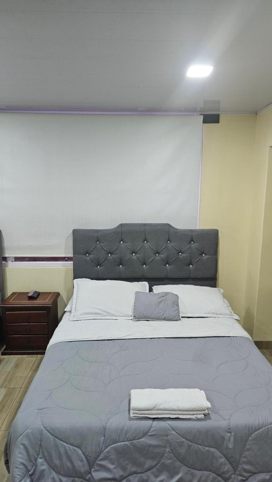 Colisseum Roma House- Campin Simon Bolivar Movistar Embajada Compensar Bogota Kamer foto